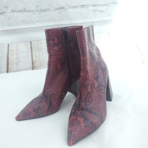 Steve Madden Womens Envied Red Snake Print Pointed Toe Ankle Booties Size 7M